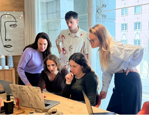 The Cashflowy team working together in Lisbon